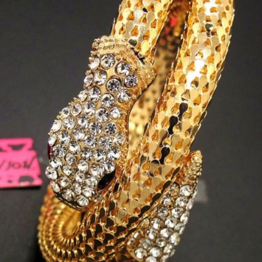 🐍 Betsey Johnson slithering, sparkling crystal snake bracelet 🐍